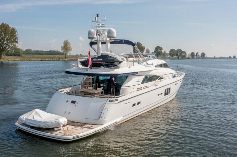 Fairline Squadron 78 Maximus 76