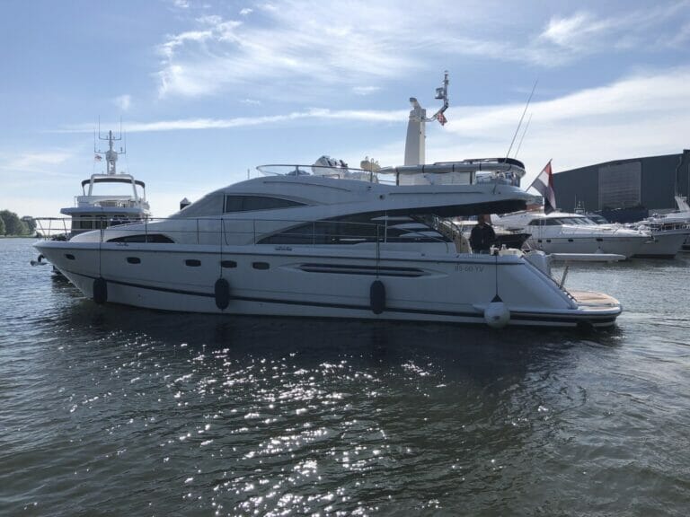 Fairline Squadron 58