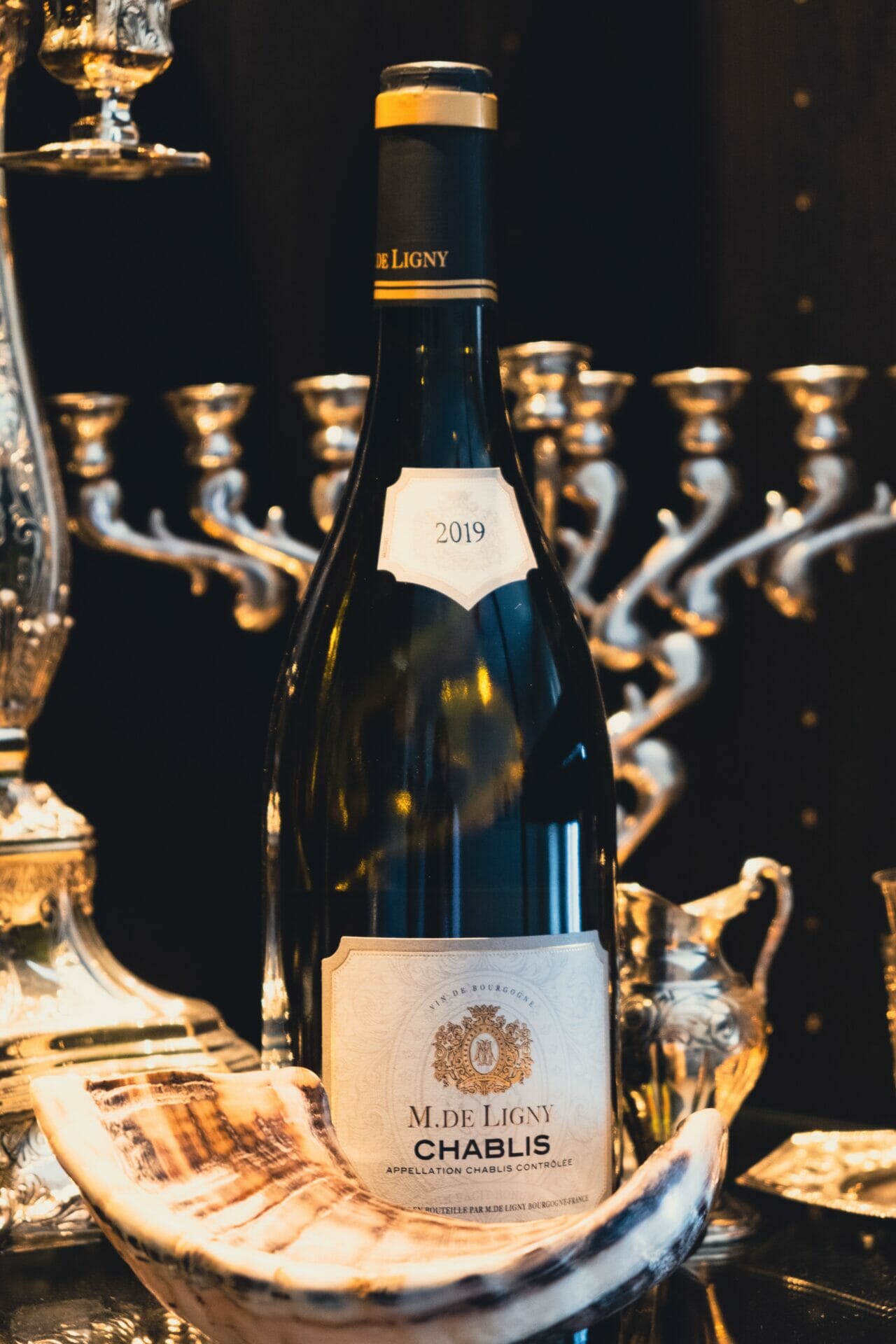 yachtsandmore lifestyle bottle of Chablis wine