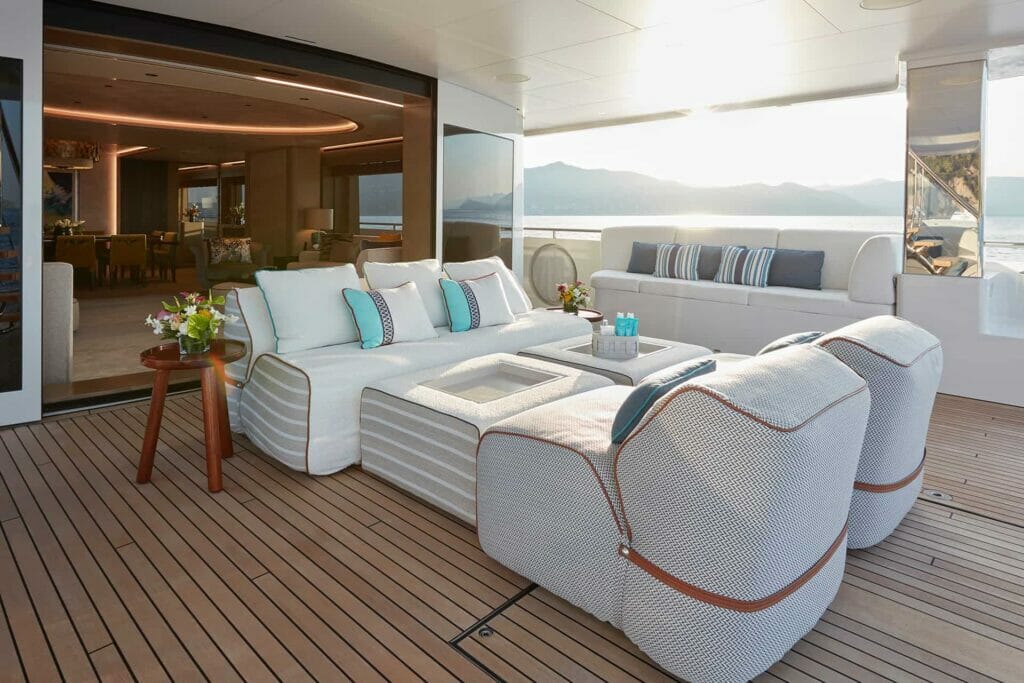 yachtsandmore lifestyle outside furniture round shaped bench