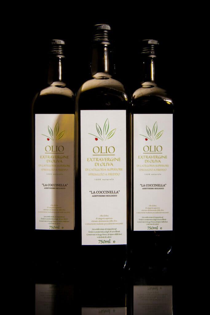 yachtsandmore lifestyle bottle olive oil la Coccinella biological