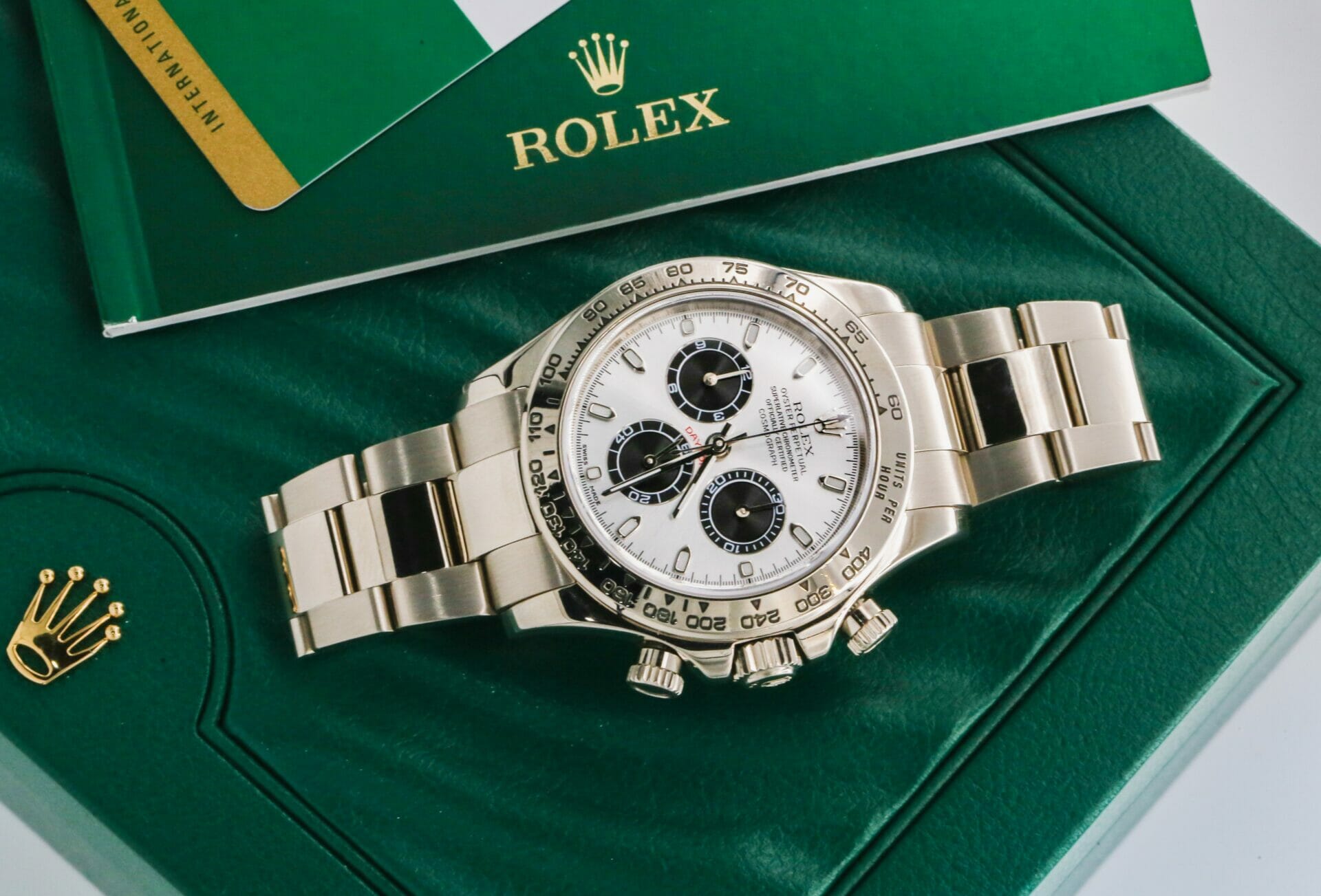 yachtsandmore lifestyle luxury watches Rolex with box